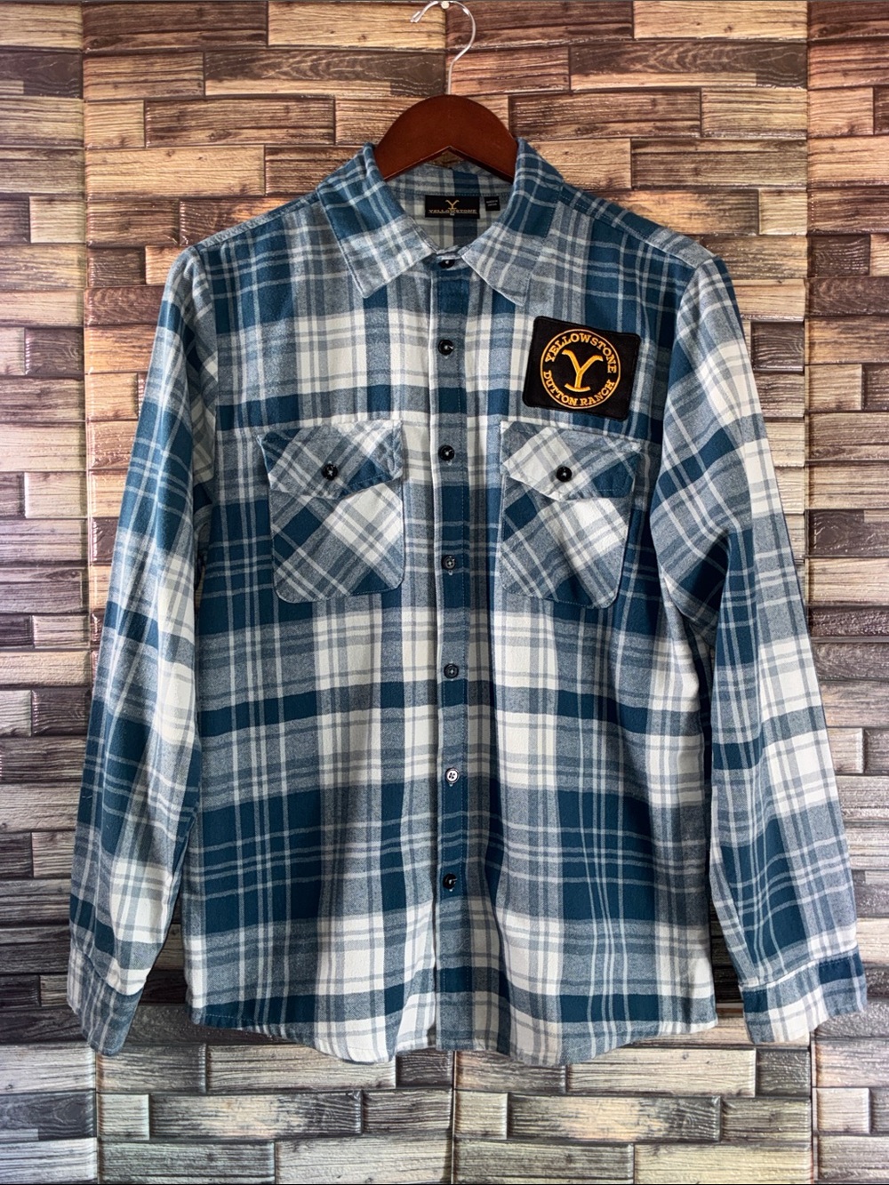 EUC Yellowstone Collection Men's Blue Plaid Button-Up Shirt Medium